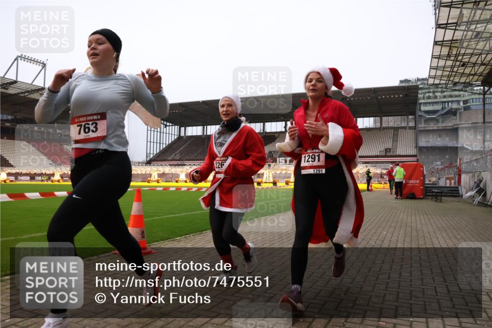 08.12.2024 - St. Pauli X-Mass-Run No. 14 Yannick Fuchs http://msf.ph/oto/7475551 08.12.2024 09:57:17 Ziel 755, 763, 904, 1291, 1982, 2267, 3022, 3162 meine-sportfotos.de