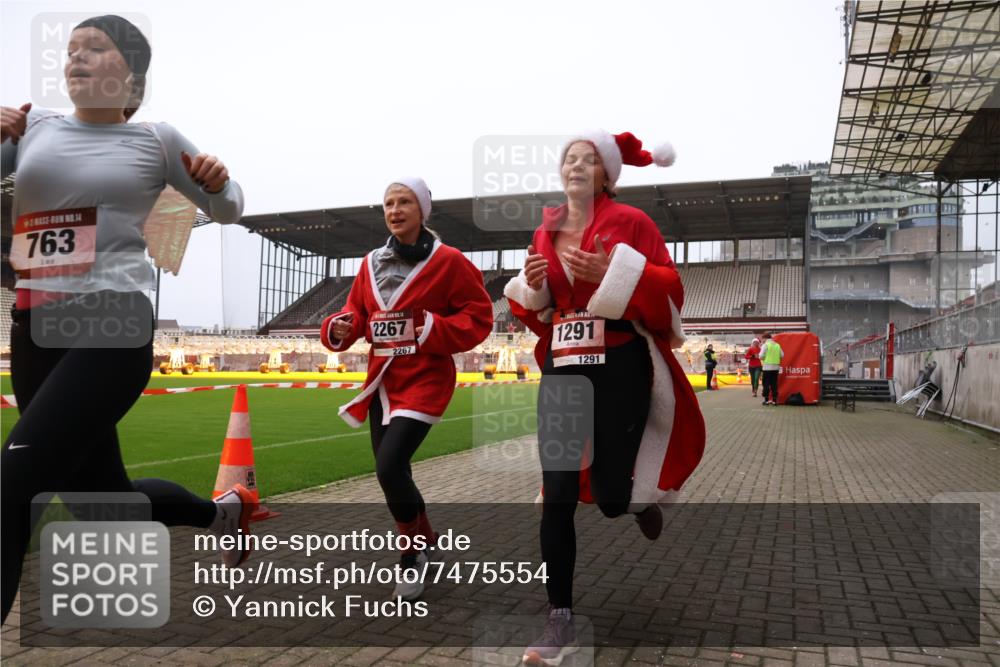 08.12.2024 - St. Pauli X-Mass-Run No. 14 Yannick Fuchs http://msf.ph/oto/7475554 08.12.2024 09:57:17 Ziel 755, 763, 904, 1291, 1982, 2267, 3022, 3162 meine-sportfotos.de