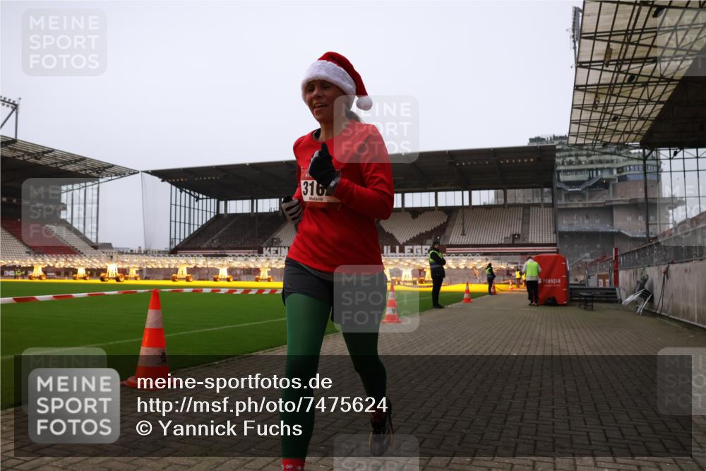 08.12.2024 - St. Pauli X-Mass-Run No. 14 Yannick Fuchs http://msf.ph/oto/7475624 08.12.2024 09:57:25 Ziel 3162, 3258 meine-sportfotos.de