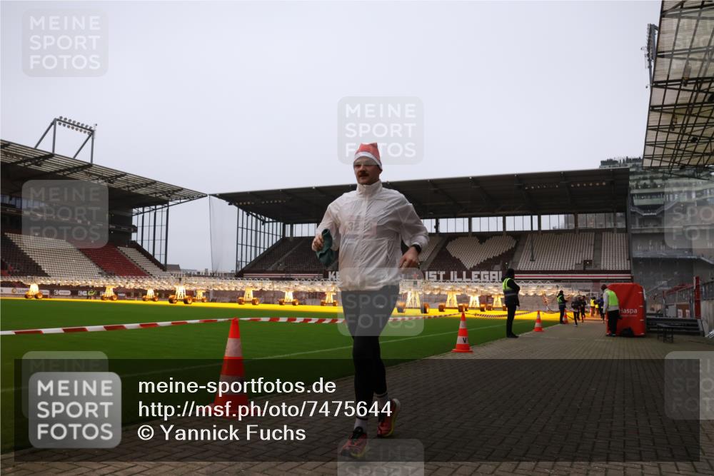 08.12.2024 - St. Pauli X-Mass-Run No. 14 Yannick Fuchs http://msf.ph/oto/7475644 08.12.2024 09:57:39 Ziel 391, 2840, 2842, 3258 meine-sportfotos.de
