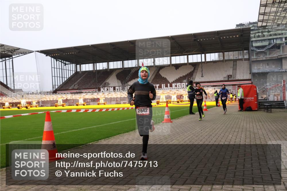 08.12.2024 - St. Pauli X-Mass-Run No. 14 Yannick Fuchs http://msf.ph/oto/7475713 08.12.2024 09:57:45 Ziel 391, 2840, 2842, 3258 meine-sportfotos.de