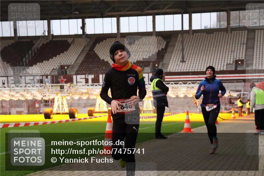08.12.2024 - St. Pauli X-Mass-Run No. 14 Yannick Fuchs http://msf.ph/oto/7475741 08.12.2024 09:57:47 Ziel 391, 510, 2840, 2842, 3258 meine-sportfotos.de