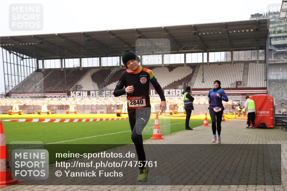 08.12.2024 - St. Pauli X-Mass-Run No. 14 Yannick Fuchs http://msf.ph/oto/7475761 08.12.2024 09:57:47 Ziel 391, 510, 2840, 2842, 3258 meine-sportfotos.de