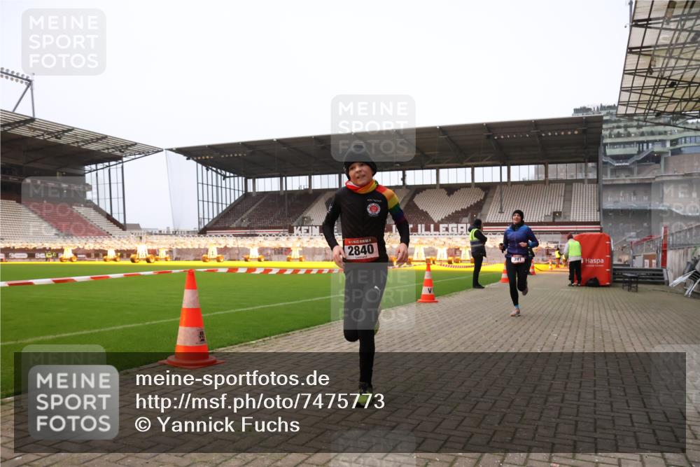 08.12.2024 - St. Pauli X-Mass-Run No. 14 Yannick Fuchs http://msf.ph/oto/7475773 08.12.2024 09:57:47 Ziel 391, 510, 2840, 2842, 3258 meine-sportfotos.de