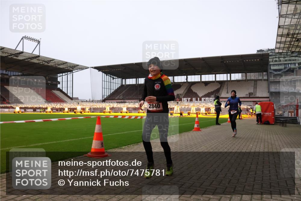 08.12.2024 - St. Pauli X-Mass-Run No. 14 Yannick Fuchs http://msf.ph/oto/7475781 08.12.2024 09:57:48 Ziel 391, 510, 1532, 2840, 2842 meine-sportfotos.de