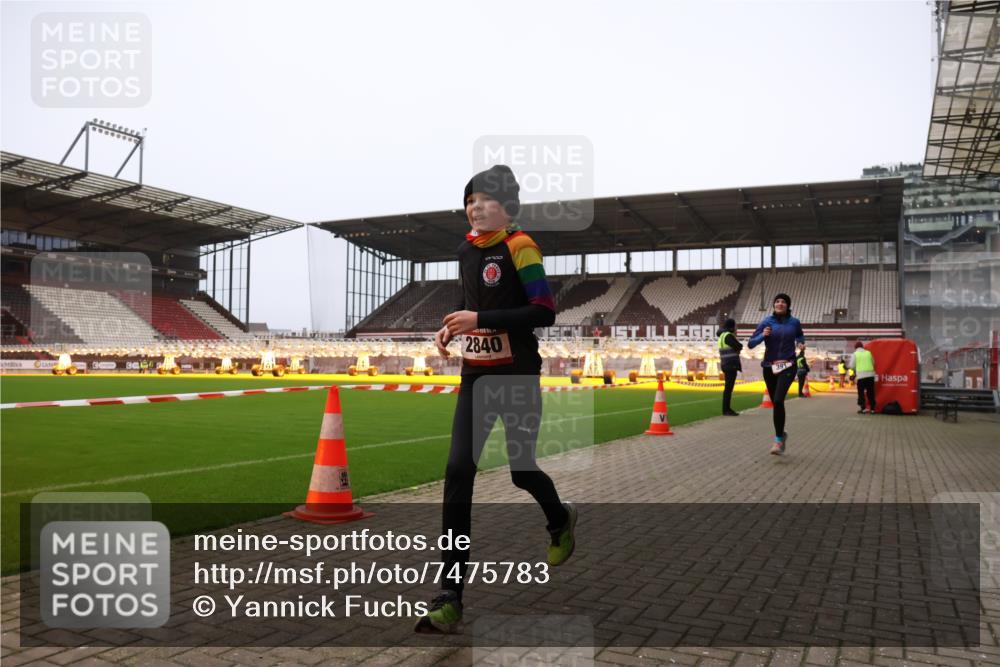 08.12.2024 - St. Pauli X-Mass-Run No. 14 Yannick Fuchs http://msf.ph/oto/7475783 08.12.2024 09:57:48 Ziel 391, 510, 1532, 2840, 2842 meine-sportfotos.de