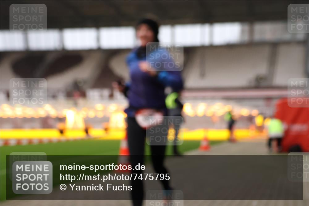 08.12.2024 - St. Pauli X-Mass-Run No. 14 Yannick Fuchs http://msf.ph/oto/7475795 08.12.2024 09:57:49 Ziel 391, 510, 1532, 2840, 2842 meine-sportfotos.de