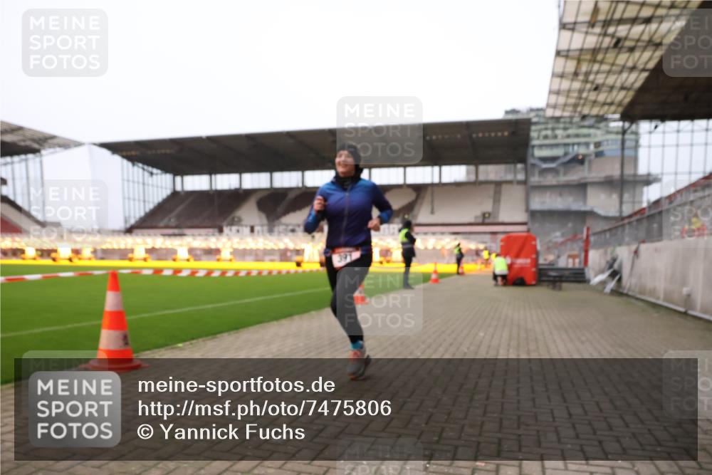 08.12.2024 - St. Pauli X-Mass-Run No. 14 Yannick Fuchs http://msf.ph/oto/7475806 08.12.2024 09:57:49 Ziel 391, 510, 1532, 2840, 2842 meine-sportfotos.de