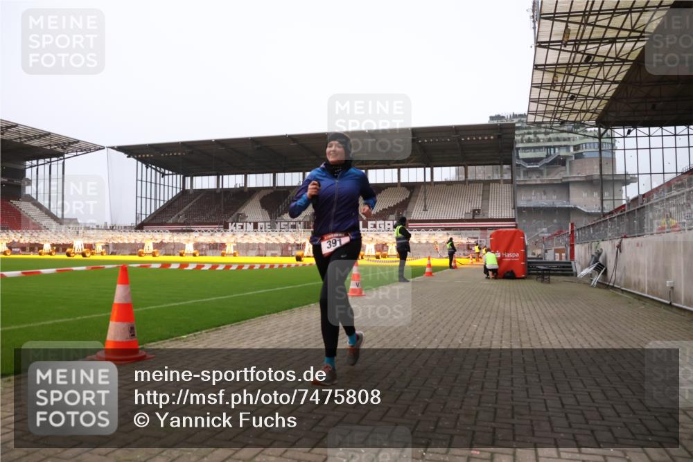08.12.2024 - St. Pauli X-Mass-Run No. 14 Yannick Fuchs http://msf.ph/oto/7475808 08.12.2024 09:57:49 Ziel 391, 510, 1532, 2840, 2842 meine-sportfotos.de