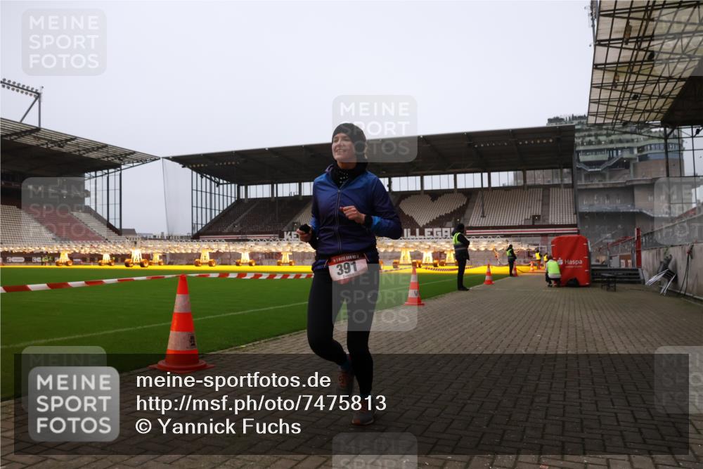 08.12.2024 - St. Pauli X-Mass-Run No. 14 Yannick Fuchs http://msf.ph/oto/7475813 08.12.2024 09:57:49 Ziel 391, 510, 1532, 2840, 2842 meine-sportfotos.de