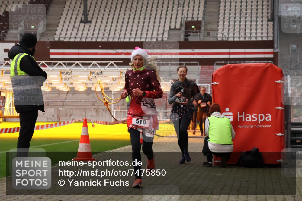 08.12.2024 - St. Pauli X-Mass-Run No. 14 Yannick Fuchs http://msf.ph/oto/7475850 08.12.2024 09:58:00 Ziel 510, 1532, 1789, 2934, 2943, 2944, 3092, 3171 meine-sportfotos.de