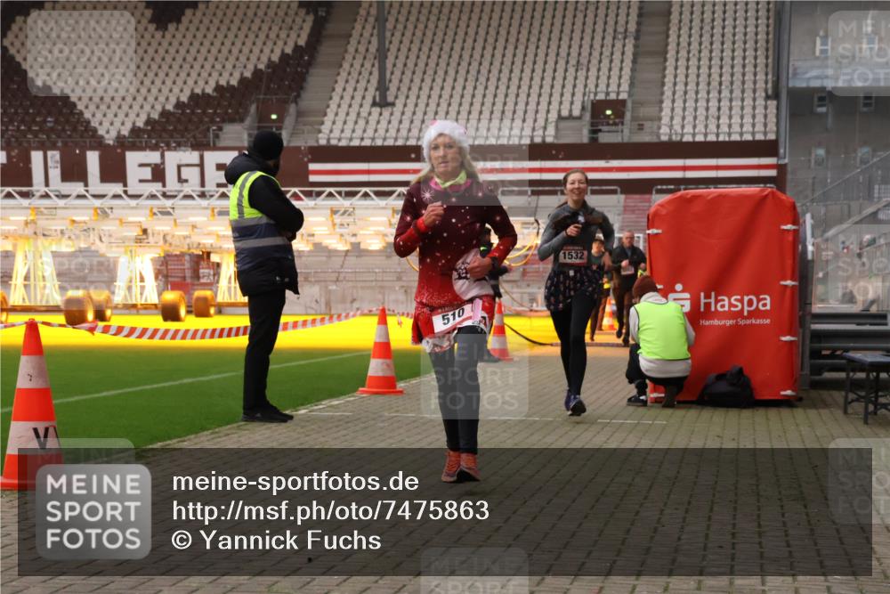 08.12.2024 - St. Pauli X-Mass-Run No. 14 Yannick Fuchs http://msf.ph/oto/7475863 08.12.2024 09:58:01 Ziel 510, 1532, 1789, 2872, 2934, 2943, 2944, 3092, 3171 meine-sportfotos.de