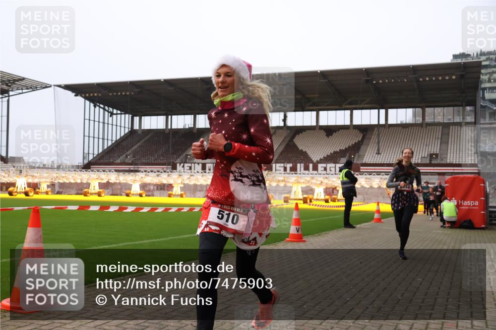 08.12.2024 - St. Pauli X-Mass-Run No. 14 Yannick Fuchs http://msf.ph/oto/7475903 08.12.2024 09:58:03 Ziel 510, 1532, 1789, 2872, 2934, 2943, 2944, 3092, 3171 meine-sportfotos.de