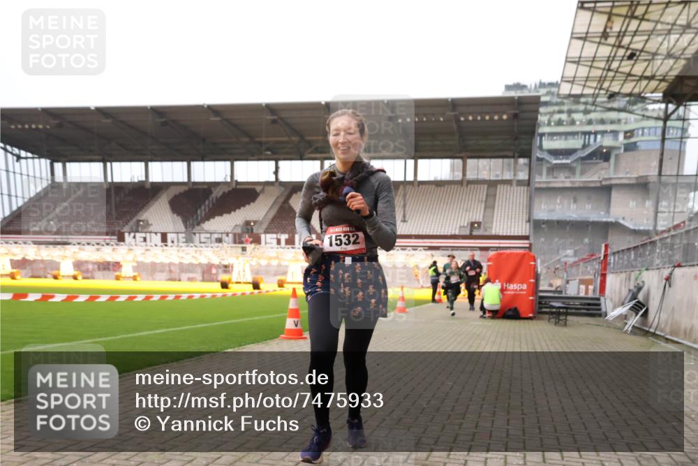 08.12.2024 - St. Pauli X-Mass-Run No. 14 Yannick Fuchs http://msf.ph/oto/7475933 08.12.2024 09:58:05 Ziel 510, 1396, 1397, 1532, 1789, 2872, 2934, 2943, 2944, 3092, 3171 meine-sportfotos.de