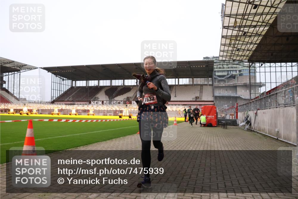 08.12.2024 - St. Pauli X-Mass-Run No. 14 Yannick Fuchs http://msf.ph/oto/7475939 08.12.2024 09:58:05 Ziel 510, 1396, 1397, 1532, 1789, 2872, 2934, 2943, 2944, 3092, 3171 meine-sportfotos.de