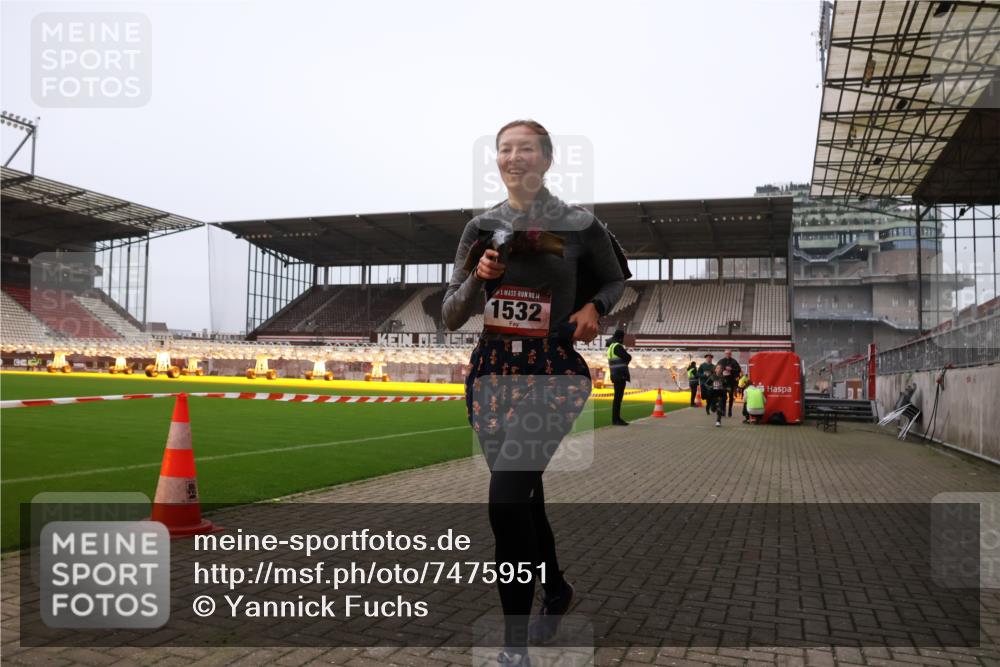 08.12.2024 - St. Pauli X-Mass-Run No. 14 Yannick Fuchs http://msf.ph/oto/7475951 08.12.2024 09:58:06 Ziel 510, 1075, 1080, 1396, 1397, 1532, 1789, 2872, 2934, 2943, 2944, 3092, 3171 meine-sportfotos.de