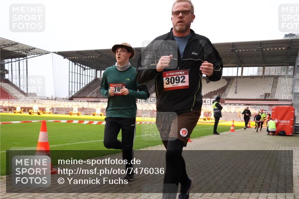 08.12.2024 - St. Pauli X-Mass-Run No. 14 Yannick Fuchs http://msf.ph/oto/7476036 08.12.2024 09:58:11 Ziel 55, 510, 880, 1075, 1080, 1396, 1397, 1532, 1789, 2872, 2934, 2943, 2944, 3092, 3171 meine-sportfotos.de