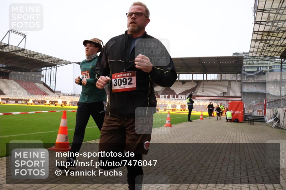 08.12.2024 - St. Pauli X-Mass-Run No. 14 Yannick Fuchs http://msf.ph/oto/7476047 08.12.2024 09:58:11 Ziel 55, 510, 880, 1075, 1080, 1396, 1397, 1532, 1789, 2872, 2934, 2943, 2944, 3092, 3171 meine-sportfotos.de