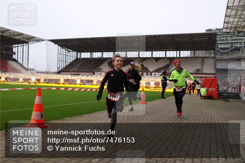 08.12.2024 - St. Pauli X-Mass-Run No. 14 Yannick Fuchs http://msf.ph/oto/7476153 08.12.2024 09:58:15 Ziel 55, 802, 880, 1075, 1080, 1396, 1397, 1789, 2872, 2934, 2943, 2944, 3092, 3109, 3171 meine-sportfotos.de