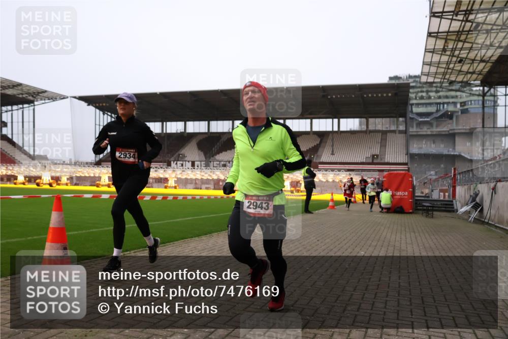 08.12.2024 - St. Pauli X-Mass-Run No. 14 Yannick Fuchs http://msf.ph/oto/7476169 08.12.2024 09:58:16 Ziel 55, 802, 880, 1075, 1080, 1396, 1397, 1789, 2872, 2934, 2943, 2944, 3092, 3109, 3171 meine-sportfotos.de