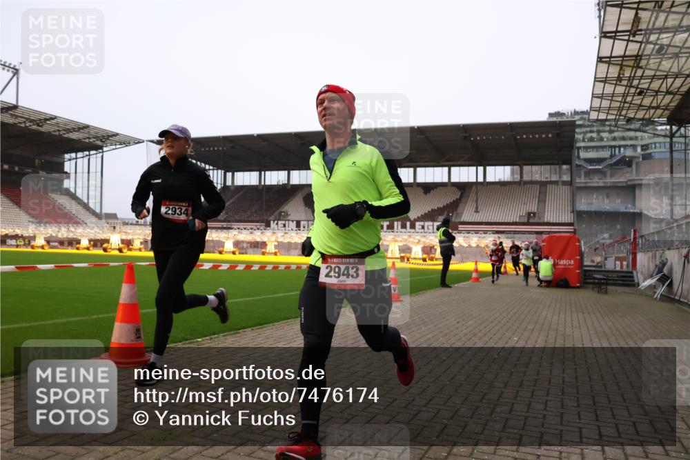 08.12.2024 - St. Pauli X-Mass-Run No. 14 Yannick Fuchs http://msf.ph/oto/7476174 08.12.2024 09:58:16 Ziel 55, 802, 880, 1075, 1080, 1396, 1397, 1789, 2872, 2934, 2943, 2944, 3092, 3109, 3171 meine-sportfotos.de