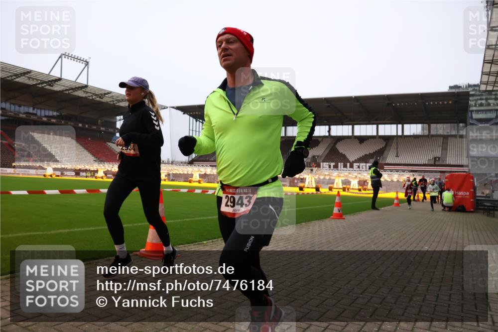 08.12.2024 - St. Pauli X-Mass-Run No. 14 Yannick Fuchs http://msf.ph/oto/7476184 08.12.2024 09:58:17 Ziel 55, 802, 880, 1075, 1080, 1396, 1397, 1789, 2872, 2934, 2943, 2944, 2984, 3109, 3171 meine-sportfotos.de