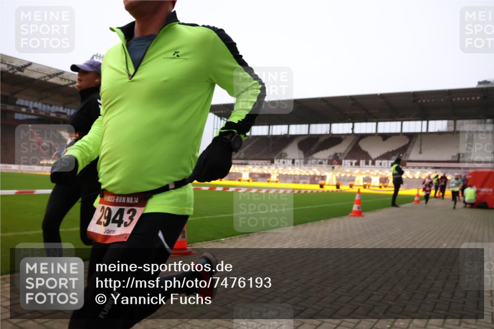 08.12.2024 - St. Pauli X-Mass-Run No. 14 Yannick Fuchs http://msf.ph/oto/7476193 08.12.2024 09:58:17 Ziel 55, 802, 880, 1075, 1080, 1396, 1397, 1789, 2872, 2934, 2943, 2944, 2984, 3109, 3171 meine-sportfotos.de