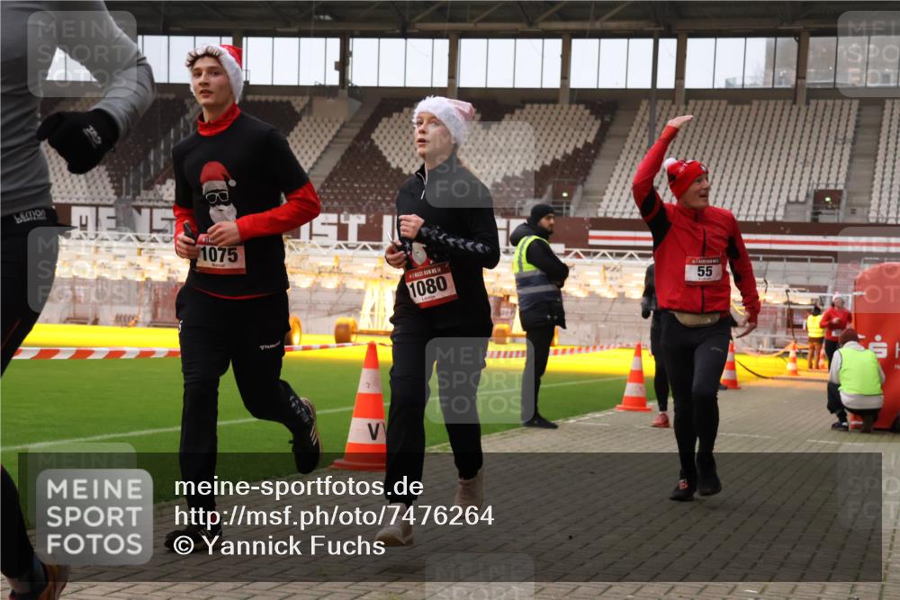 08.12.2024 - St. Pauli X-Mass-Run No. 14 Yannick Fuchs http://msf.ph/oto/7476264 08.12.2024 09:58:23 Ziel 49, 55, 802, 832, 880, 1075, 1080, 1396, 1397, 1864, 2428, 2872, 2934, 2984, 3109 meine-sportfotos.de