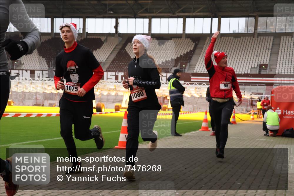 08.12.2024 - St. Pauli X-Mass-Run No. 14 Yannick Fuchs http://msf.ph/oto/7476268 08.12.2024 09:58:23 Ziel 49, 55, 802, 832, 880, 1075, 1080, 1396, 1397, 1864, 2428, 2872, 2934, 2984, 3109 meine-sportfotos.de
