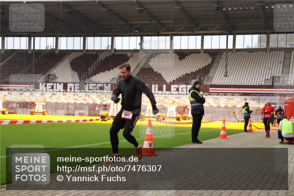 08.12.2024 - St. Pauli X-Mass-Run No. 14 Yannick Fuchs http://msf.ph/oto/7476307 08.12.2024 09:58:26 Ziel 49, 55, 802, 832, 880, 1075, 1080, 1396, 1397, 1864, 2428, 2872, 2984, 3109 meine-sportfotos.de