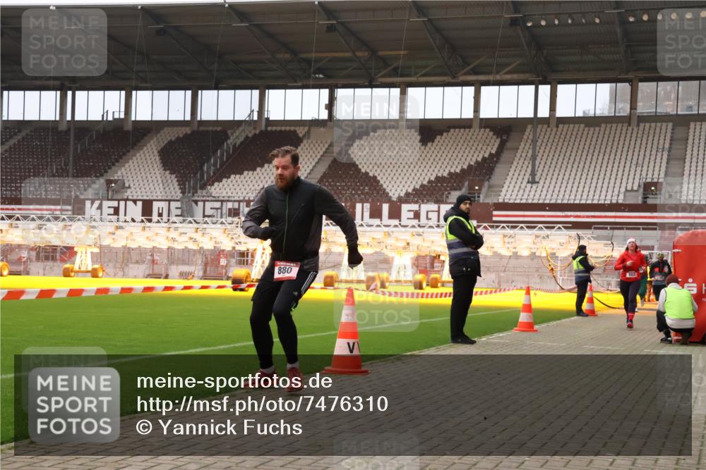 08.12.2024 - St. Pauli X-Mass-Run No. 14 Yannick Fuchs http://msf.ph/oto/7476310 08.12.2024 09:58:26 Ziel 49, 55, 802, 832, 880, 1075, 1080, 1396, 1397, 1864, 2428, 2872, 2984, 3109 meine-sportfotos.de