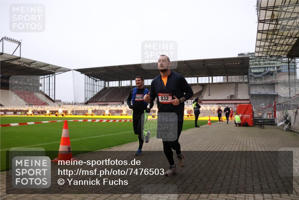 08.12.2024 - St. Pauli X-Mass-Run No. 14 Yannick Fuchs http://msf.ph/oto/7476503 08.12.2024 09:58:40 Ziel 49, 111, 488, 802, 832, 989, 1105, 1119, 1864, 2428, 2722, 2984, 3109 meine-sportfotos.de