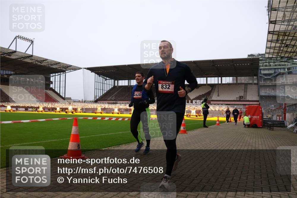 08.12.2024 - St. Pauli X-Mass-Run No. 14 Yannick Fuchs http://msf.ph/oto/7476508 08.12.2024 09:58:40 Ziel 49, 111, 488, 802, 832, 989, 1105, 1119, 1864, 2428, 2722, 2984, 3109 meine-sportfotos.de