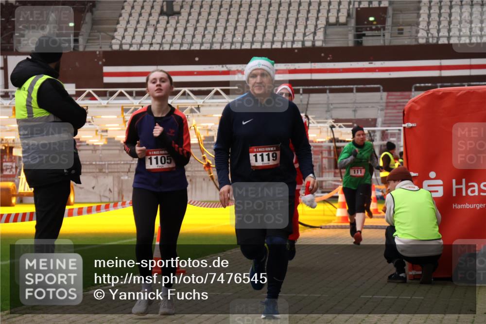 08.12.2024 - St. Pauli X-Mass-Run No. 14 Yannick Fuchs http://msf.ph/oto/7476545 08.12.2024 09:58:43 Ziel 49, 111, 488, 832, 989, 1105, 1119, 1864, 2428, 2722 meine-sportfotos.de
