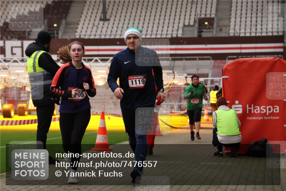 08.12.2024 - St. Pauli X-Mass-Run No. 14 Yannick Fuchs http://msf.ph/oto/7476557 08.12.2024 09:58:43 Ziel 49, 111, 488, 832, 989, 1105, 1119, 1864, 2428, 2722 meine-sportfotos.de