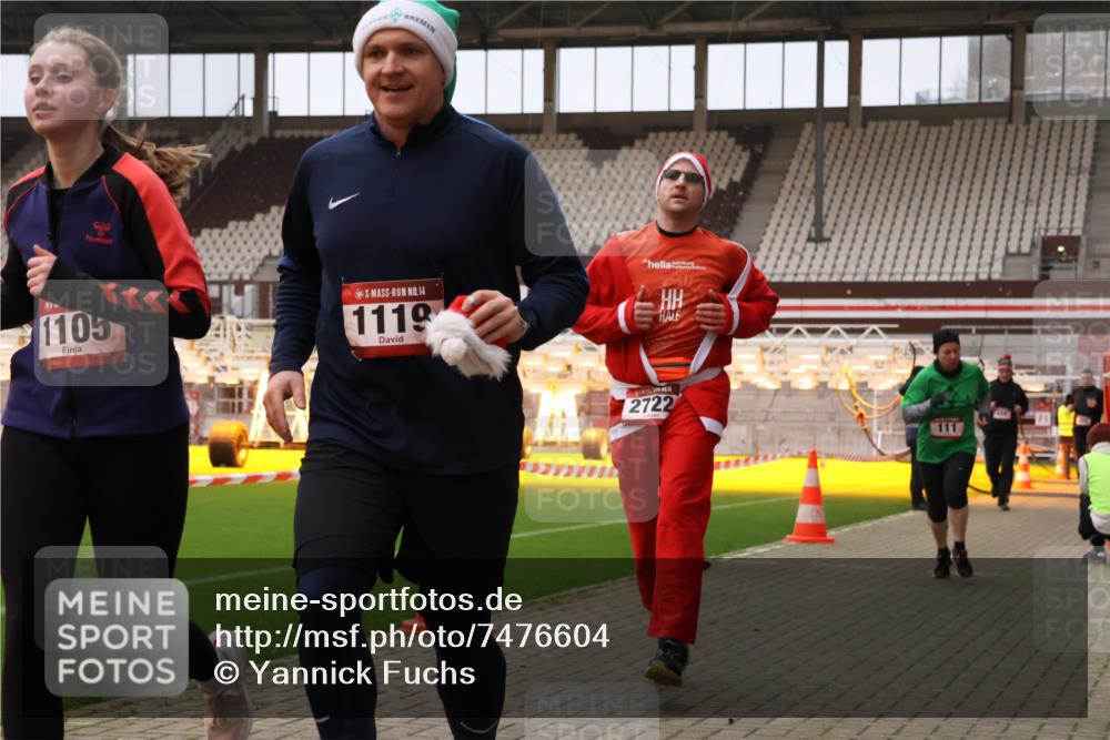 08.12.2024 - St. Pauli X-Mass-Run No. 14 Yannick Fuchs http://msf.ph/oto/7476604 08.12.2024 09:58:46 Ziel 49, 111, 488, 832, 989, 1105, 1119, 1864, 2428, 2722 meine-sportfotos.de
