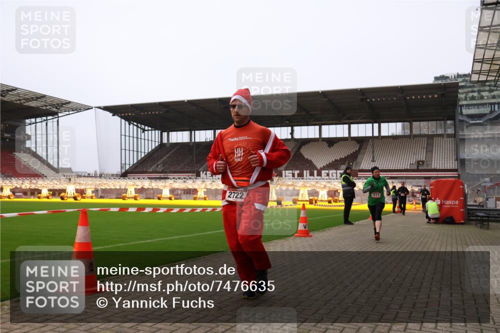 08.12.2024 - St. Pauli X-Mass-Run No. 14 Yannick Fuchs http://msf.ph/oto/7476635 08.12.2024 09:58:47 Ziel 111, 488, 832, 989, 1105, 1119, 2428, 2722 meine-sportfotos.de
