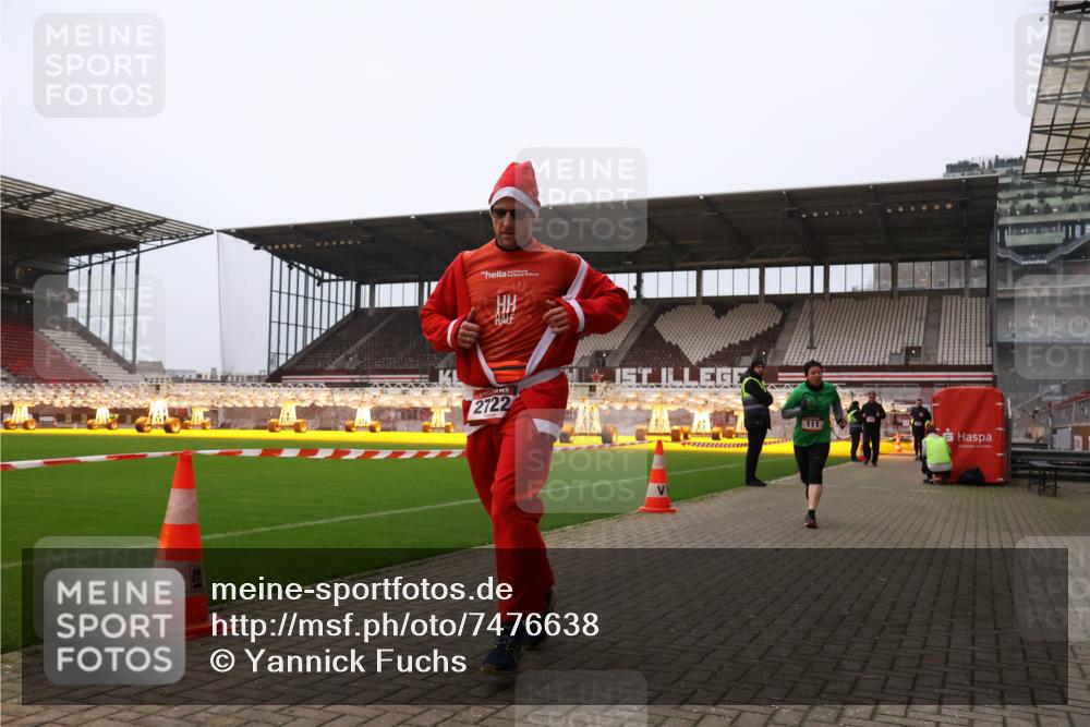 08.12.2024 - St. Pauli X-Mass-Run No. 14 Yannick Fuchs http://msf.ph/oto/7476638 08.12.2024 09:58:47 Ziel 111, 488, 832, 989, 1105, 1119, 2428, 2722 meine-sportfotos.de