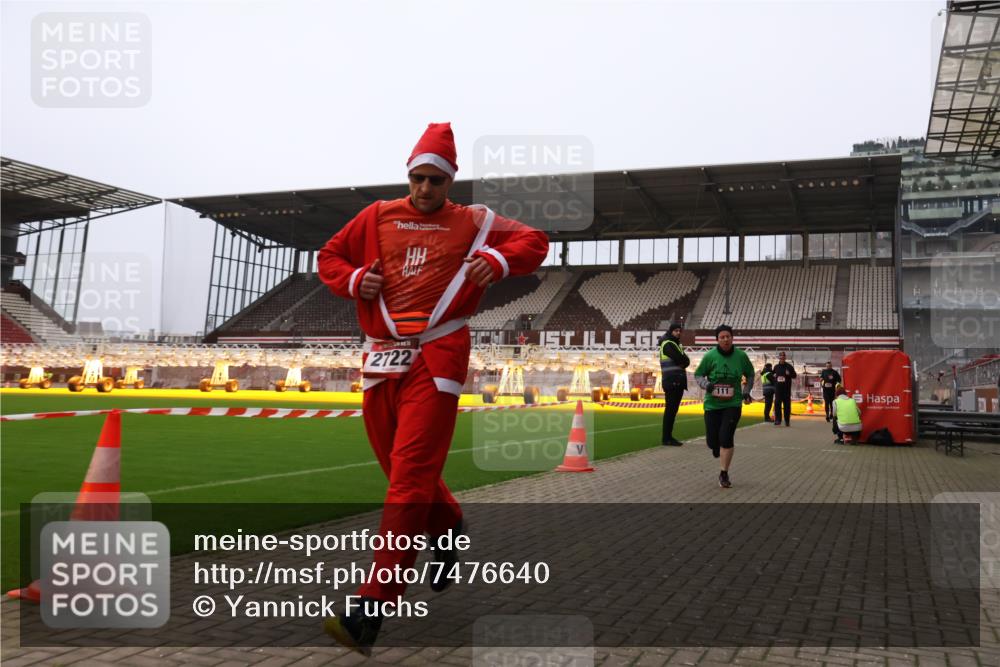 08.12.2024 - St. Pauli X-Mass-Run No. 14 Yannick Fuchs http://msf.ph/oto/7476640 08.12.2024 09:58:48 Ziel 111, 488, 832, 989, 1105, 1119, 2722 meine-sportfotos.de