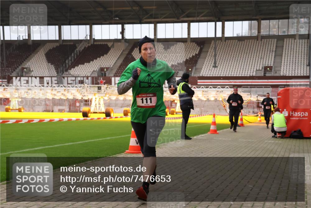 08.12.2024 - St. Pauli X-Mass-Run No. 14 Yannick Fuchs http://msf.ph/oto/7476653 08.12.2024 09:58:49 Ziel 111, 488, 989, 1105, 1119, 2722 meine-sportfotos.de