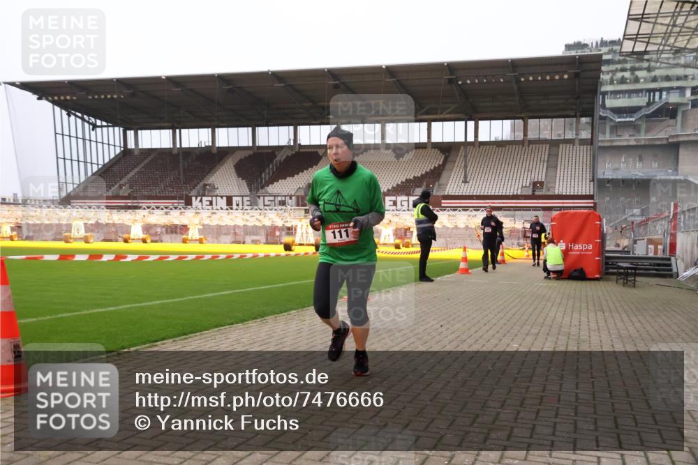 08.12.2024 - St. Pauli X-Mass-Run No. 14 Yannick Fuchs http://msf.ph/oto/7476666 08.12.2024 09:58:49 Ziel 111, 488, 989, 1105, 1119, 2722 meine-sportfotos.de