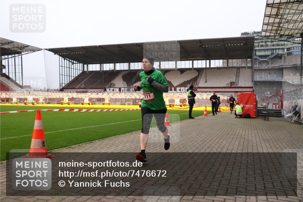 08.12.2024 - St. Pauli X-Mass-Run No. 14 Yannick Fuchs http://msf.ph/oto/7476672 08.12.2024 09:58:49 Ziel 111, 488, 989, 1105, 1119, 2722 meine-sportfotos.de