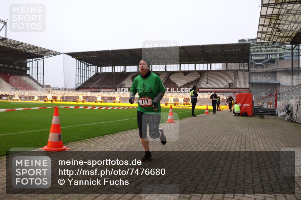 08.12.2024 - St. Pauli X-Mass-Run No. 14 Yannick Fuchs http://msf.ph/oto/7476680 08.12.2024 09:58:49 Ziel 111, 488, 989, 1105, 1119, 2722 meine-sportfotos.de