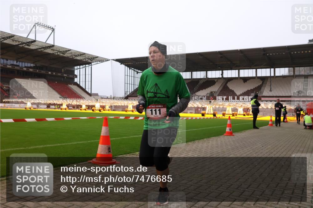 08.12.2024 - St. Pauli X-Mass-Run No. 14 Yannick Fuchs http://msf.ph/oto/7476685 08.12.2024 09:58:50 Ziel 111, 488, 989, 1105, 1119, 2722 meine-sportfotos.de
