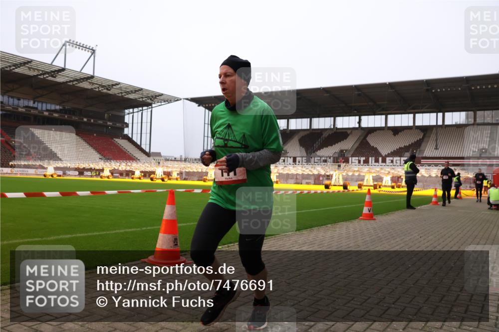 08.12.2024 - St. Pauli X-Mass-Run No. 14 Yannick Fuchs http://msf.ph/oto/7476691 08.12.2024 09:58:50 Ziel 111, 488, 989, 1105, 1119, 2722 meine-sportfotos.de