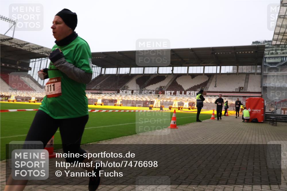 08.12.2024 - St. Pauli X-Mass-Run No. 14 Yannick Fuchs http://msf.ph/oto/7476698 08.12.2024 09:58:50 Ziel 111, 488, 989, 1105, 1119, 2722 meine-sportfotos.de
