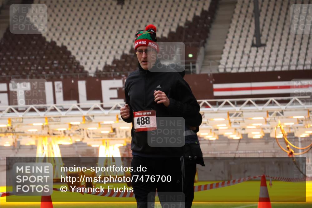 08.12.2024 - St. Pauli X-Mass-Run No. 14 Yannick Fuchs http://msf.ph/oto/7476700 08.12.2024 09:58:52 Ziel 111, 488, 989, 1105, 1119, 2722 meine-sportfotos.de