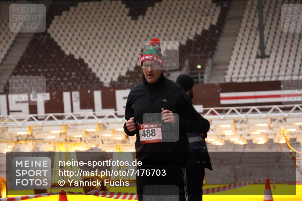 08.12.2024 - St. Pauli X-Mass-Run No. 14 Yannick Fuchs http://msf.ph/oto/7476703 08.12.2024 09:58:52 Ziel 111, 488, 989, 1105, 1119, 2722 meine-sportfotos.de