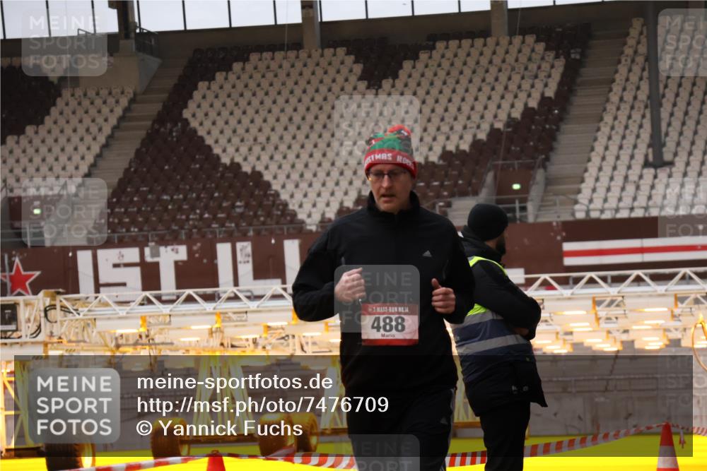 08.12.2024 - St. Pauli X-Mass-Run No. 14 Yannick Fuchs http://msf.ph/oto/7476709 08.12.2024 09:58:52 Ziel 111, 488, 989, 1105, 1119, 2722 meine-sportfotos.de