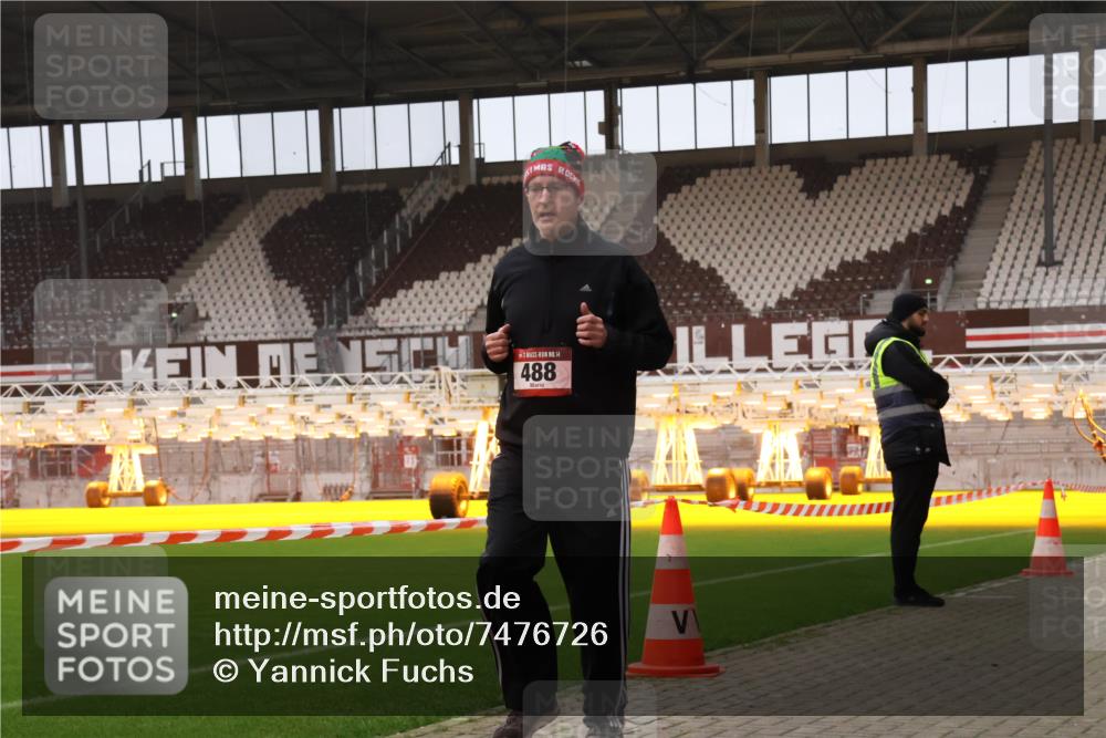 08.12.2024 - St. Pauli X-Mass-Run No. 14 Yannick Fuchs http://msf.ph/oto/7476726 08.12.2024 09:58:53 Ziel 111, 488, 989, 1105, 1119, 2722, 2983 meine-sportfotos.de